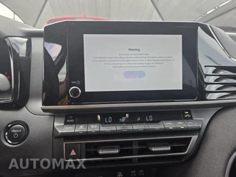 2025 Toyota Camry LE - miniatura 12