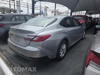 2025 Toyota Camry LE - miniatura 19