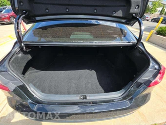 2025 Toyota Camry LE - miniatura 11