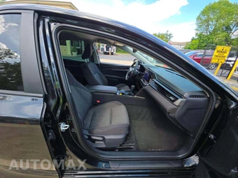 2025 Toyota Camry LE - miniatura 15