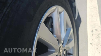 2025 Toyota Camry LE - miniatura 28