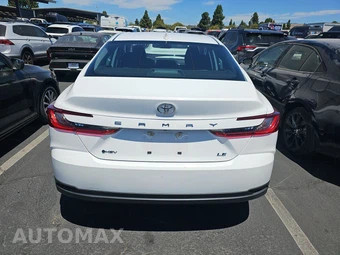 2025 Toyota Camry LE - miniatura 5