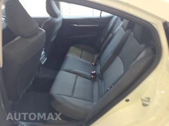 2025 Toyota Camry LE - miniatura 13