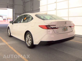 2025 Toyota Camry LE - miniatura 6