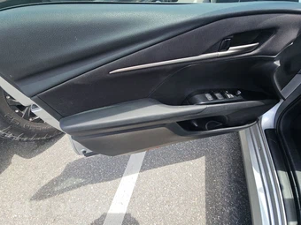 2025 Toyota Camry LE - miniatura 15