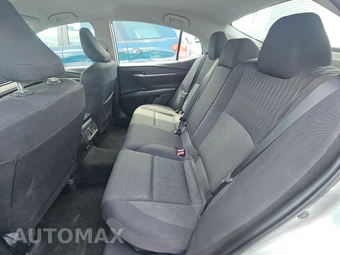 2025 Toyota Camry LE - miniatura 19