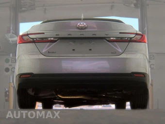 2025 Toyota Camry LE - miniatura 7