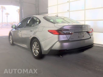 2025 Toyota Camry LE - miniatura 8