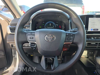 2025 Toyota Camry LE - miniatura 10