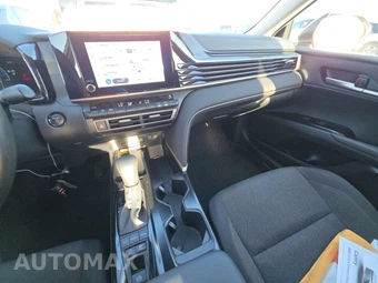 2025 Toyota Camry LE - miniatura 11