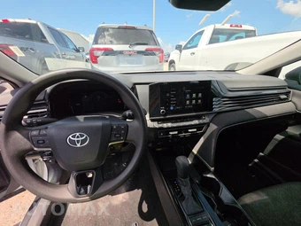 2025 Toyota Camry LE - miniatura 11
