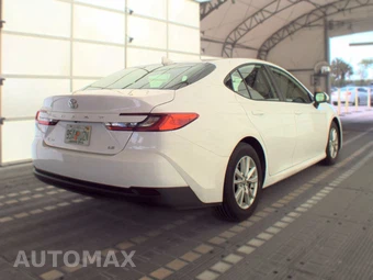 2025 Toyota Camry LE - miniatura 4