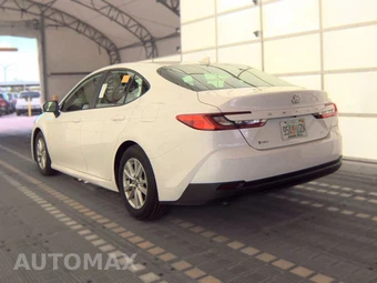 2025 Toyota Camry LE - miniatura 6