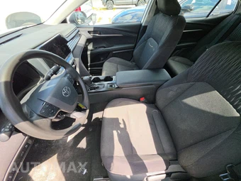 2025 Toyota Camry LE - miniatura 7