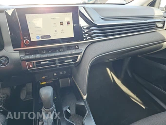 2025 Toyota Camry LE - miniatura 11