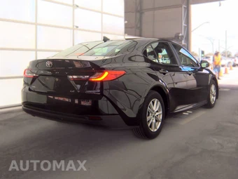 2025 Toyota Camry LE - miniatura 4