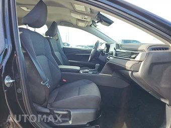 2025 Toyota Camry LE - miniatura 8