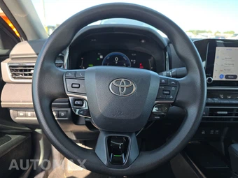 2025 Toyota Camry LE - miniatura 10