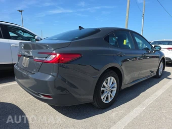 2025 Toyota Camry LE - miniatura 4