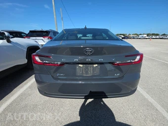 2025 Toyota Camry LE - miniatura 5