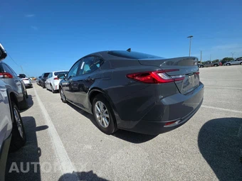2025 Toyota Camry LE - miniatura 6