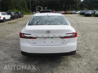 2025 Toyota Camry LE - miniatura 17