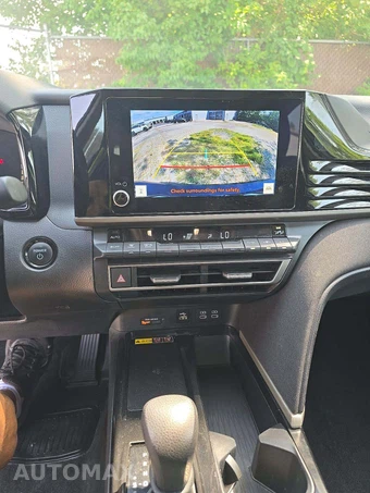 2025 Toyota Camry LE - miniatura 7