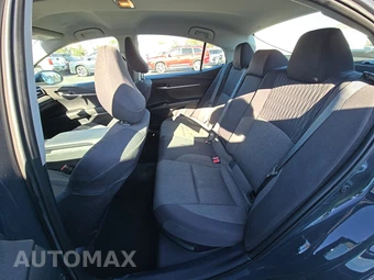 2025 Toyota Camry LE - miniatura 13