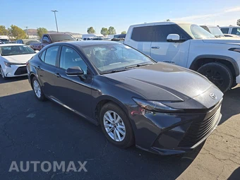 2025 Toyota Camry LE - miniatura 3