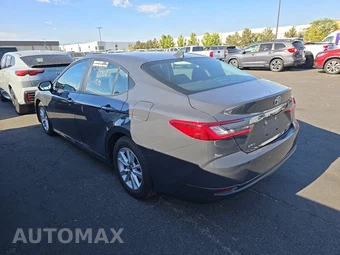 2025 Toyota Camry LE - miniatura 6