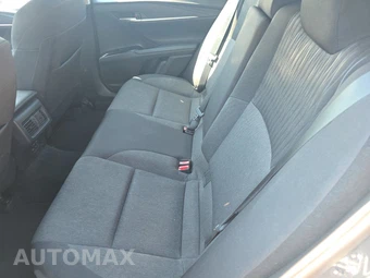 2025 Toyota Camry LE - miniatura 13