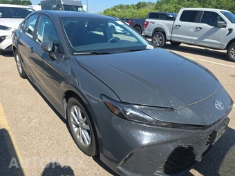 2025 Toyota Camry LE - miniatura 3