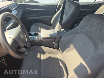 2025 Toyota Camry LE - miniatura 7
