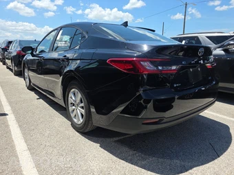2025 Toyota Camry LE - miniatura 6