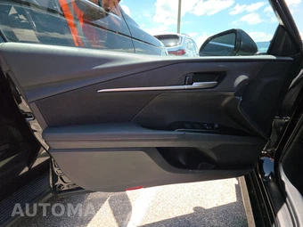 2025 Toyota Camry LE - miniatura 9