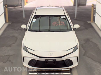 2025 Toyota Camry LE - miniatura 2