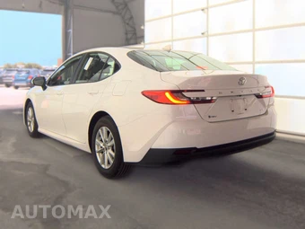 2025 Toyota Camry LE - miniatura 6