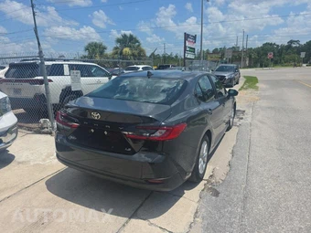 2025 Toyota Camry LE - miniatura 4