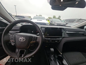 2025 Toyota Camry LE - miniatura 11