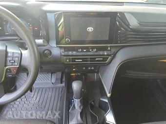 2025 Toyota Camry LE - miniatura 17