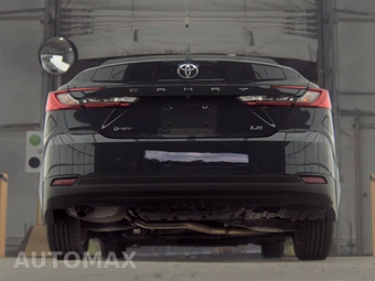 2025 Toyota Camry LE - miniatura 7