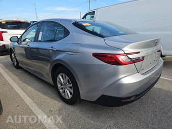 2025 Toyota Camry LE - miniatura 6
