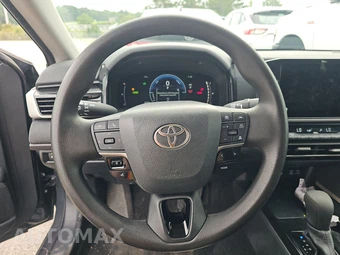 2025 Toyota Camry LE - miniatura 10