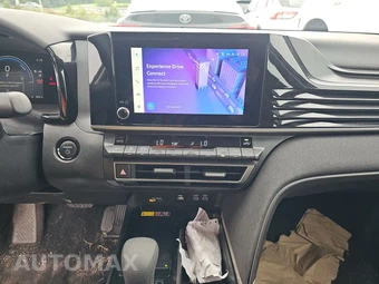 2025 Toyota Camry LE - miniatura 11