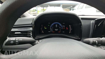 2025 Toyota Camry LE - miniatura 30
