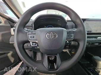 2025 Toyota Camry LE - miniatura 10