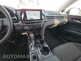 2025 Toyota Camry LE - miniatura 11