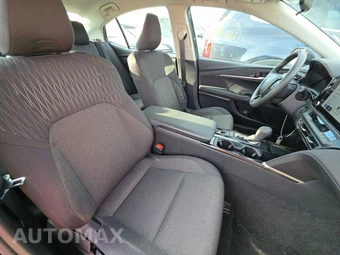 2025 Toyota Camry LE - miniatura 8
