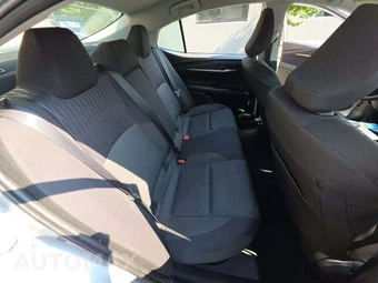 2025 Toyota Camry LE - miniatura 16