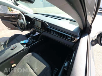 2025 Toyota Camry LE - miniatura 19